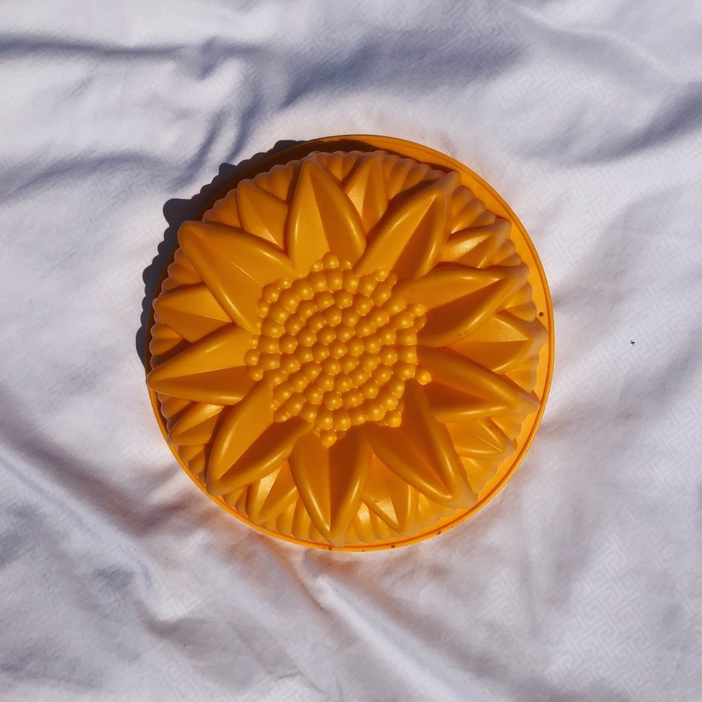 Baking sunflower mold